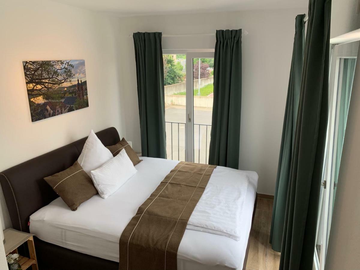 Main Boarding House Apartment Miltenberg Phòng bức ảnh